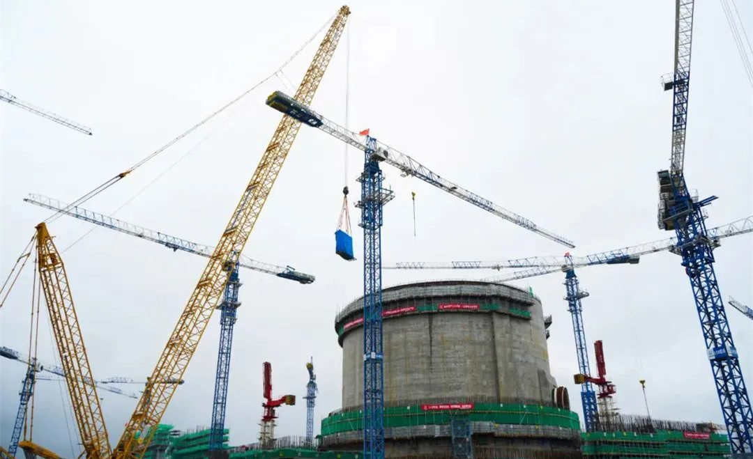 最大作业半径103米！必赢bwin官网入口650吨履带吊助力“华龙一号”核电建设！